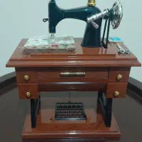 دکوری چرخ خیاطی کوچیک وموزیکال