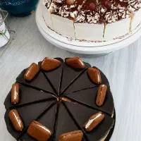 سفارش کیک های خامه ای و کافی شاپی