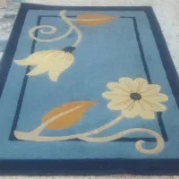 سه تا قالیچه و سه تا پشتی و یه برش موکت