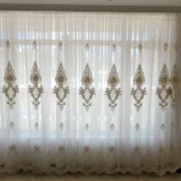 پرده حریر با ابعاد تقریبی طول ۳/۵ ارتفاع ۲/۸
