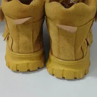 کاپشن و بوت دخترانه|کفش و لباس بچه|شهرکرد, |دیوار