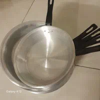 ماهی تابه دسته دار|ظروف پخت‌وپز|اصفهان, باغ فدک|دیوار