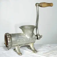 چرخ گوشت دستی قدیمی راهنمایی
