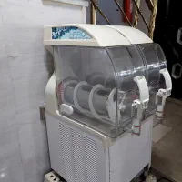 فروش یک دستگاه یخ در بهشت SPMاصل ایتالیا درحدنو