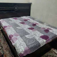 تخت دونفره .۱۶۰. در ۲۰۰ بهمراه میزآینه
