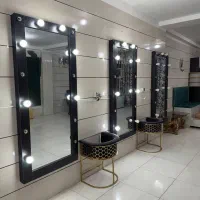 آئینه لامپ دار