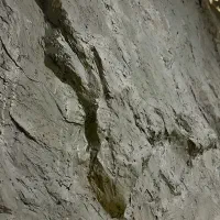 اجرای میکروسمنت گچبری مدرن صخره اکسید اهن