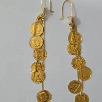 گوشواربه وزن ۴ گرم و ۹۰ سوت ۲۰۰ بالای تابلو