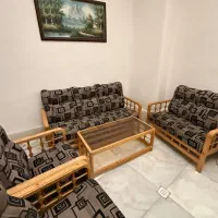 مبل ۷ نفره چوبی سالم با میز بزرگ و عسلی
