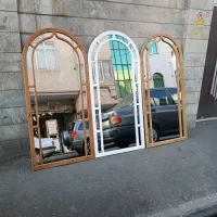 آینه پنجره ای چوبی. آینه پایدار