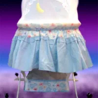 گهواره کنار مادر