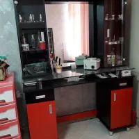 ویترین آرایشگاه سالم و آینه قدی درحد نو قیمت عالی|آرایشگاه و سالنهای زیبایی|کرج, ساسانی (قلمستان)|دیوار