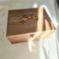 شمع گل دستساز و باکس چوبی بسیار فاخر و با کیفیت