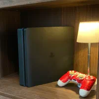 Ps4 slim 500 GB فول گیم تک دسته در حد نو