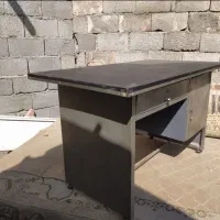 میز مطالعه فلزی