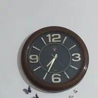 ساعت دیواری