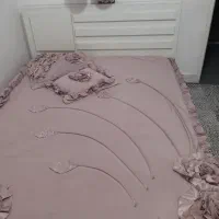 تخت دونفره کارکرده باتشک سالم.. وروتختی..وپاتختی