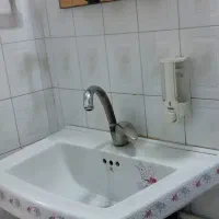 روشویی سرویس بهداشتی  به همراه شیر واینه