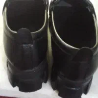 کفش|کیف، کفش، کمربند|بم, |دیوار