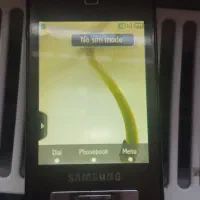 گوشی سامسونگ سالم یه کوچولو تاچ ضعیف