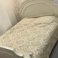 تخت خواب و میز ارایش  در حد نو|تخت و سرویس خواب|رشت, معلولین|دیوار