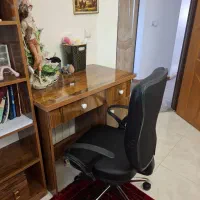 میز مطالعه  صندلی  کتابخانه