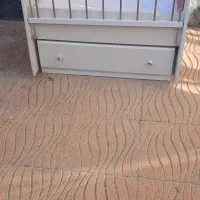 باسلام یک تخت نوزاد سالم بفروش می رسد