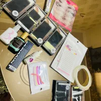 تعدادی وسایل اکستنشن مژه
