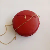 کیف دوشی قرمز. کادو مناسب برای روز زن|کیف، کفش، کمربند|قم, نیروگاه|دیوار