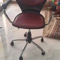 صندلی جرخ دار سالم