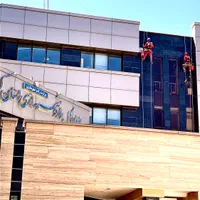 شرکت کار در ارتفاع با طناب شستشو نما پیچ رولپلاک|خدمات پیشه و مهارت|کرمان, |دیوار