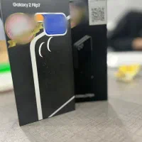 Samsung Galaxy Z Flip7