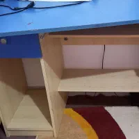 میز کامپیوتر در حد نو