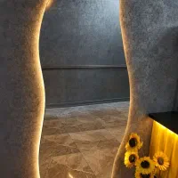 آینه دفورمه نئون دار