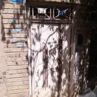 منزل قدیمی در محله آذر