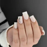 آموزش کاشت ناخن با بیش از ۱۵ سال سابقه فقط ۴ تومن