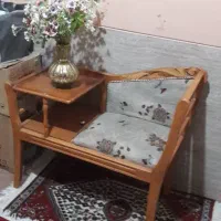 میز تلفن خوش رنگ و کاملا سالم.