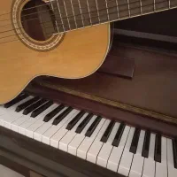 آموزش پیانو و گیتار کارشناس ارشد موسیقی مدرس خانم