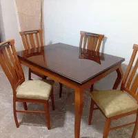 تعدادی میز نهار خوری 2نفره  4نفره  نو نو