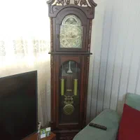 ساعت کنار سالنی