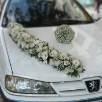 دسته گل و ماشین عروس