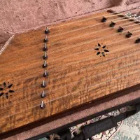 سنتور به همراه آچار کوک،مضراب،کیف