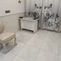 دکور و صندلی ارایشگاه|آرایشگاه و سالنهای زیبایی|کاشان, لتحر|دیوار