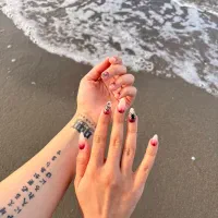 کاشت ناخن مارلیک