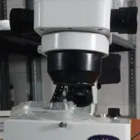 میکروسکوپ آزمایشگاهی