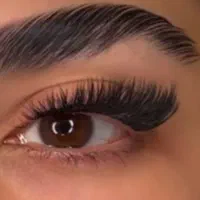 تخفیف ۵۰‌درصدی ویژه کاشت مژه با ماندگاری بالا