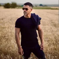 ۸ بلیطVIPکنسرت سیروان خسروی فروش حضوری درب محل کار