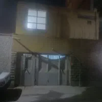 از دوطبقه طبقه اول اجاره داده میشه