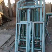 پنجره آهنئ