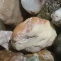 سنگ عقیق به صورت خرده و عمده قیمت مناسب|کلکسیون و سرگرمی|شیراز, دروازه اصفهان|دیوار